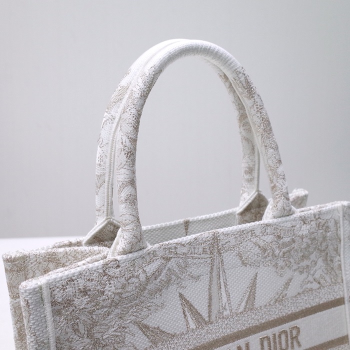 디올 골드 북토트