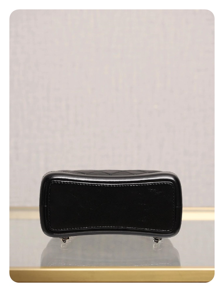 샤넬 가브리엘 카프스킨 블랙 빈티지 실버