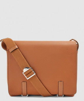 로에베 밀리터리 메신저 백 - 소프트 그레인 카프스킨