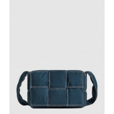 보테가베네타 스몰 패디드 테크 카세트 795675