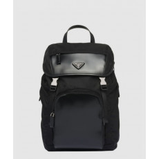프라다 광택 레더 백팩 2VZ135