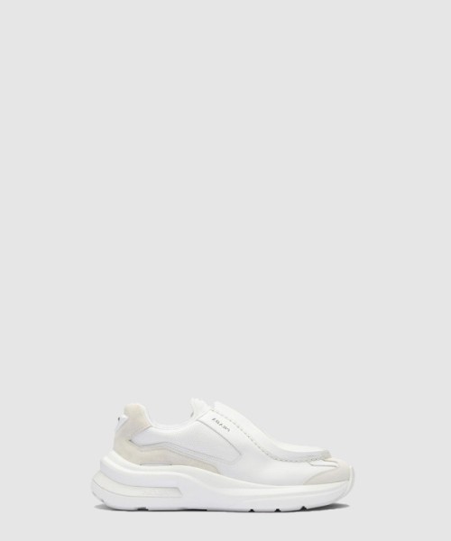 프라다 스웨이드 브러쉬드 스니커즈 2EG424