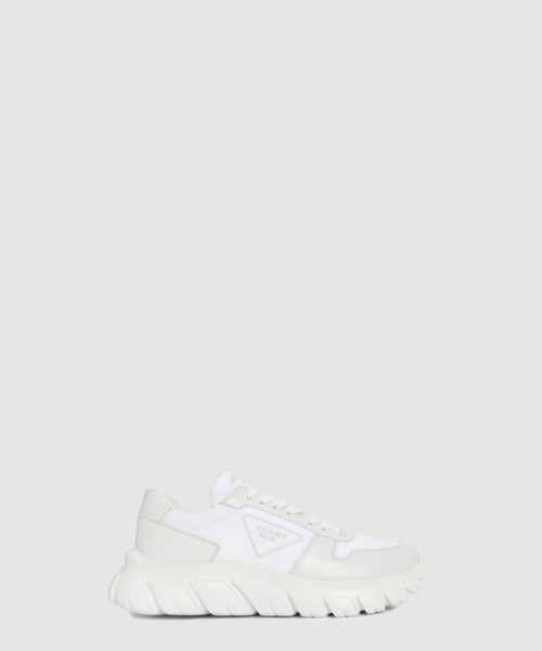 프라다 로고 로우탑 스니커즈 2EE366