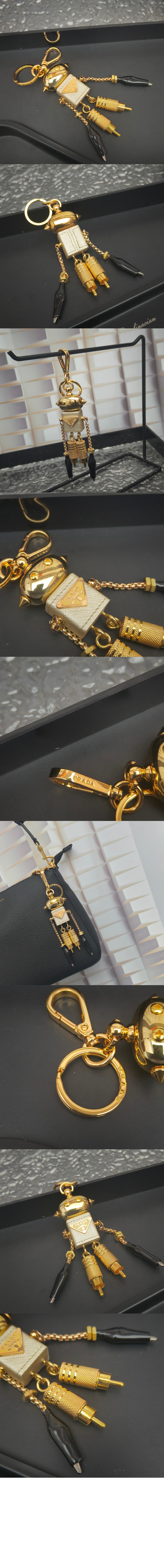 프라다 Robot 사피아노 가죽 백 참 1TR101