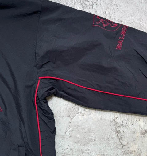 발렌시아가 바람막이 2025 신상