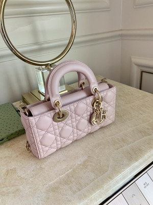 디올 레이디 디조이백 페일 핑크 미듐