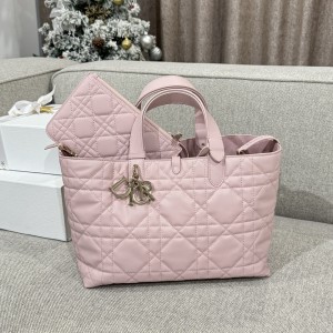 디올 뚜주흐 백 미듐 핑크