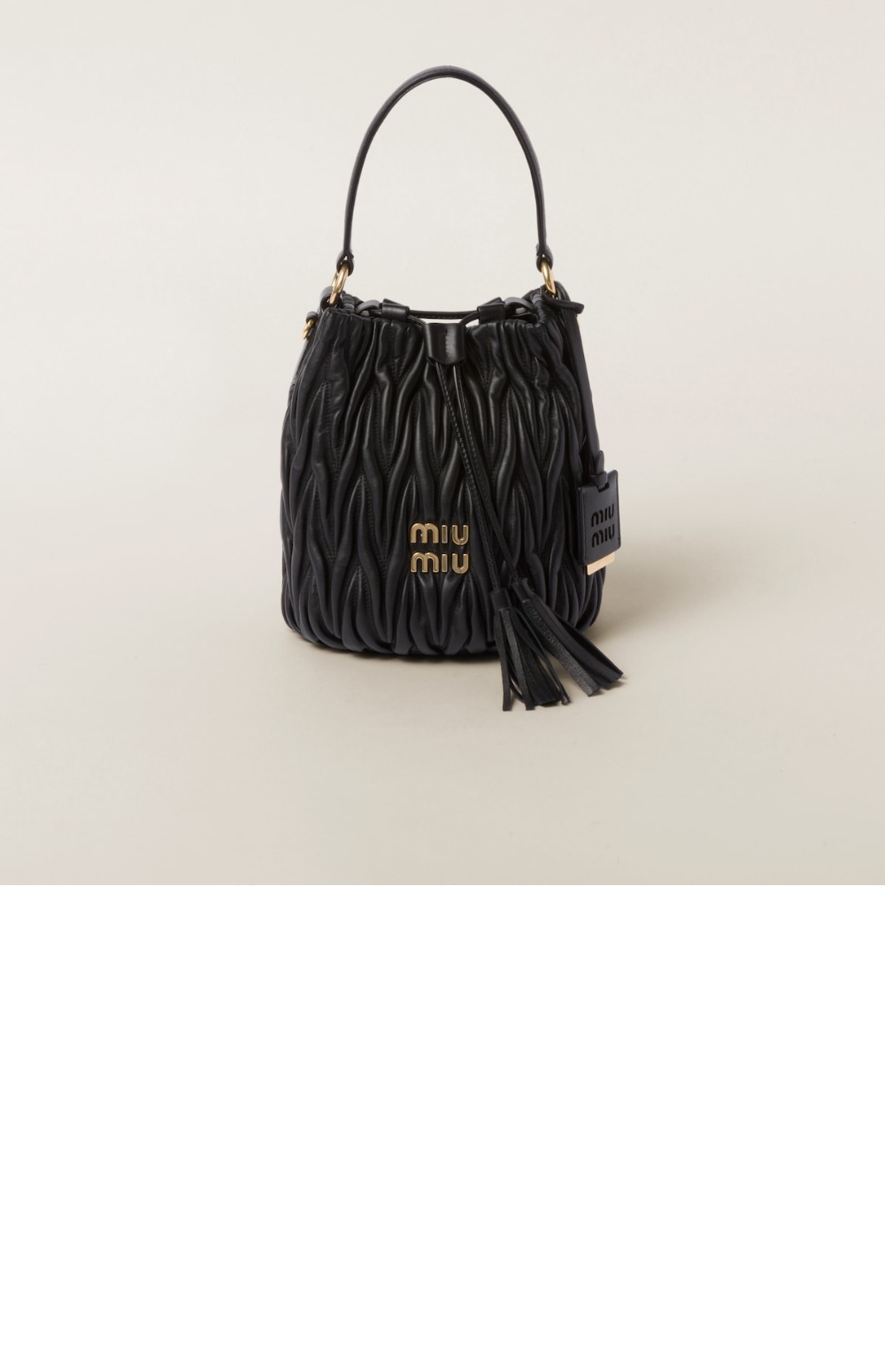 미우미우 마테라쎄 나파 가죽 버킷백 5BE084