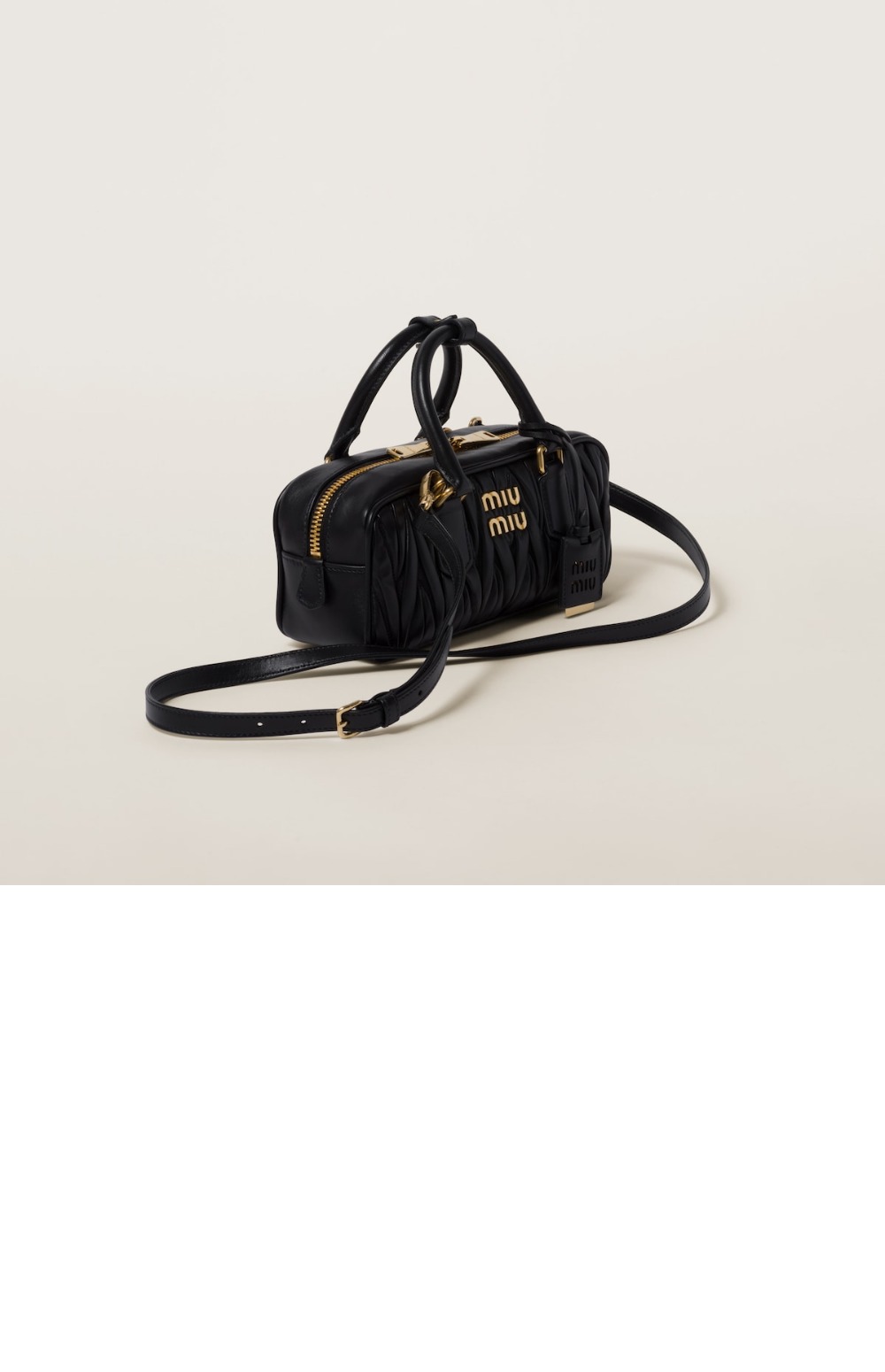 미우미우 아르카디 마테라쎄 나파 가죽백 5BB142