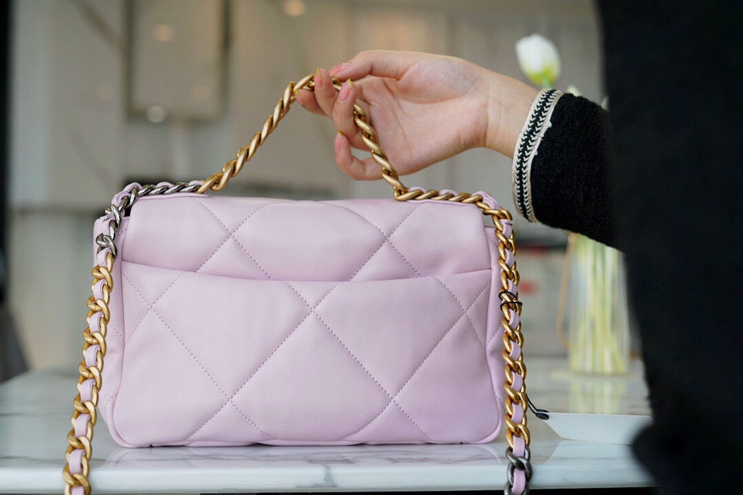 샤넬 19백 미디움 램스킨 페일 핑크 골드