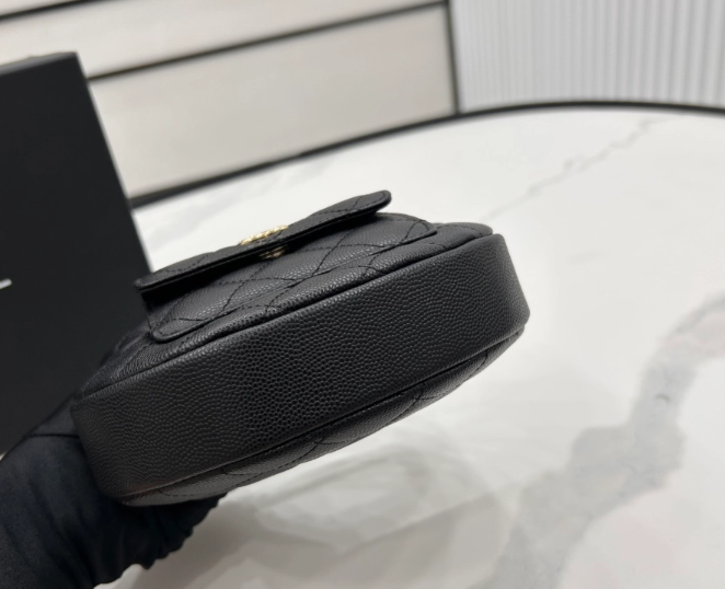 샤넬 23B 파우치 호보백 AP3095 16x16x5.5cm