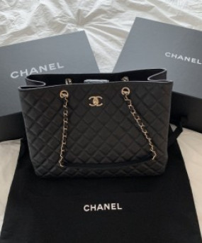 샤넬 25C 크루즈 쇼퍼백 라지 체인 클래식 사각백 캐비어 금장