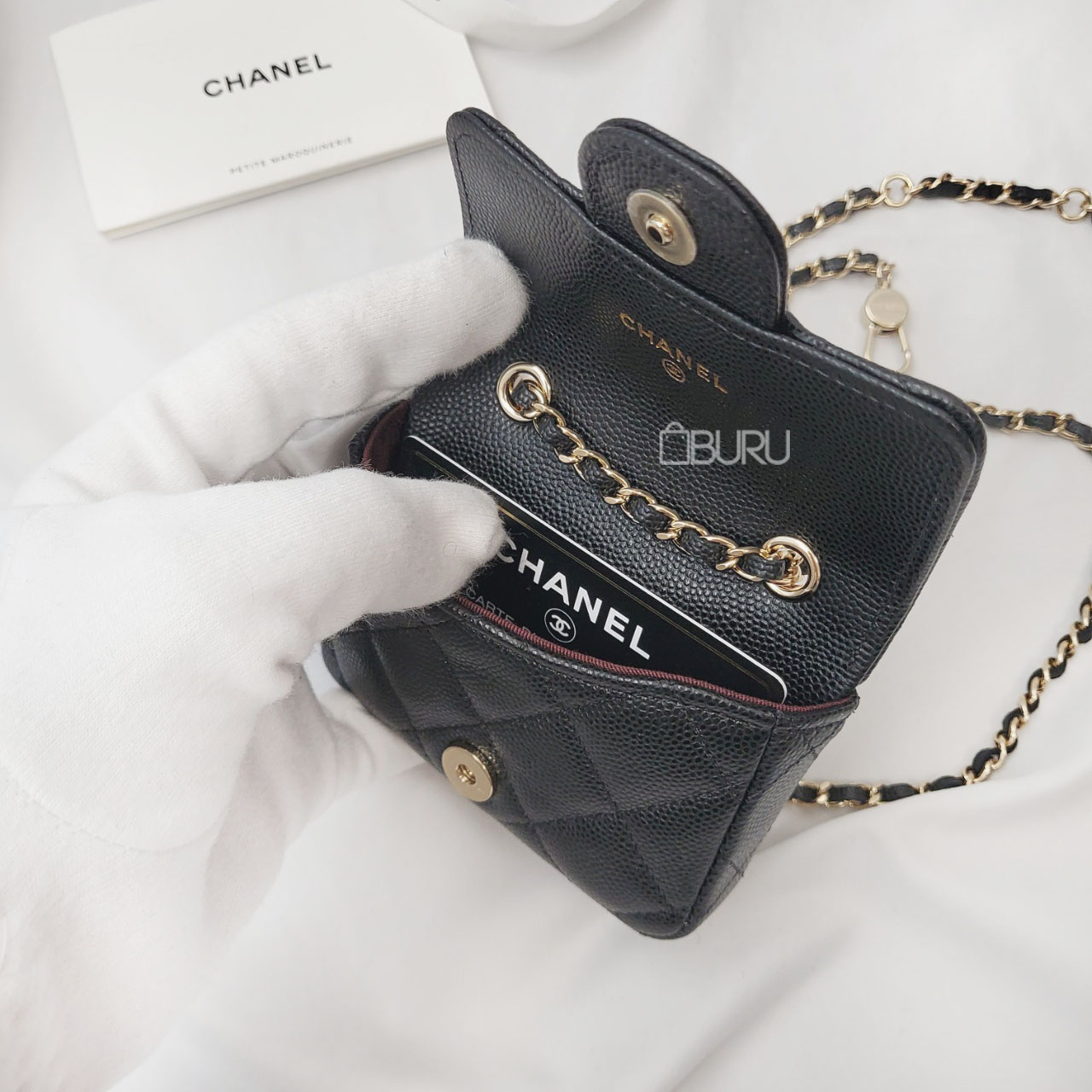 샤넬 클래식 벨트백 AP1952 사이즈 :  10.3 × 7× 2.5cm 캐비어 금장