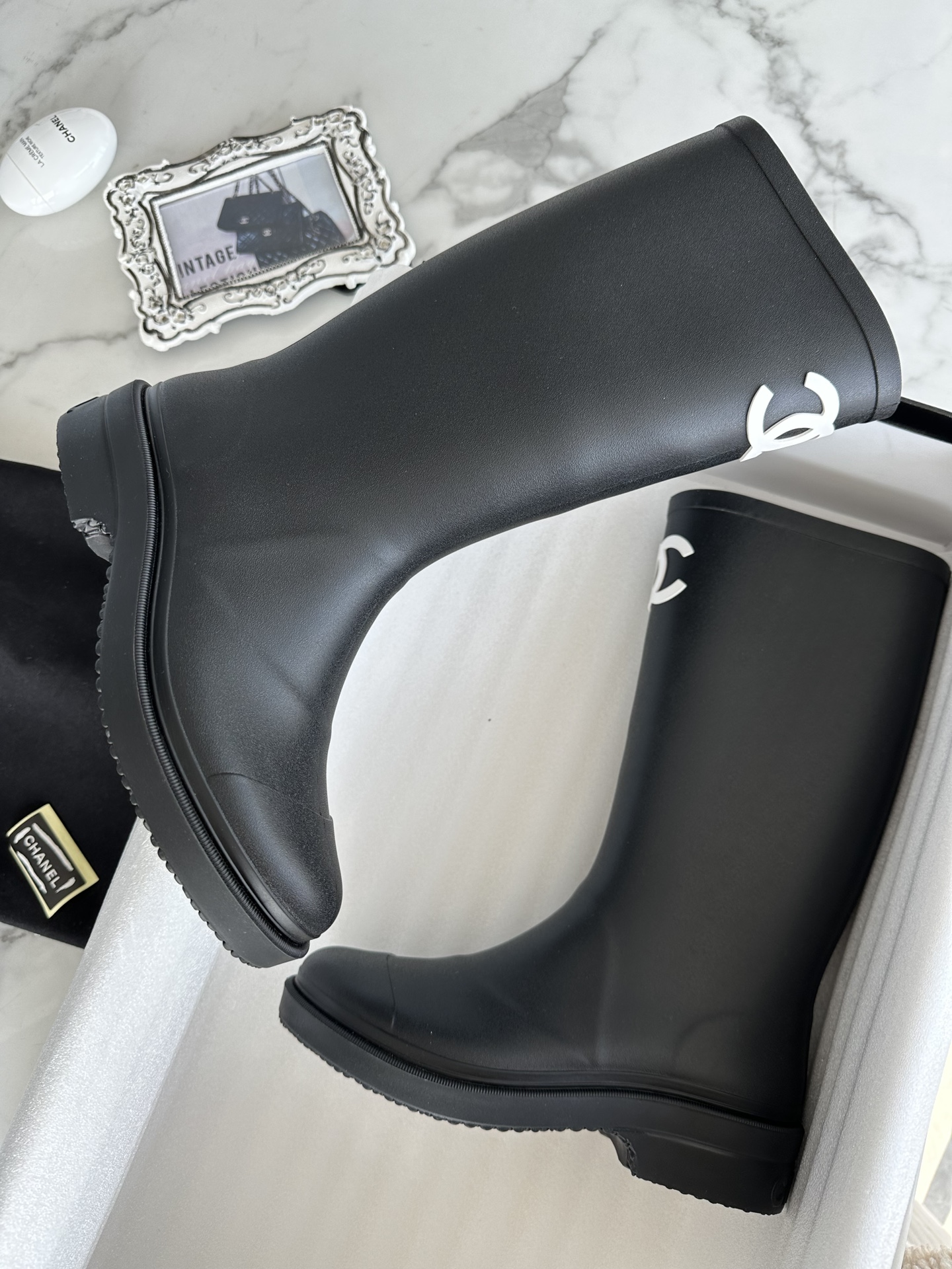 샤넬 레인부츠
