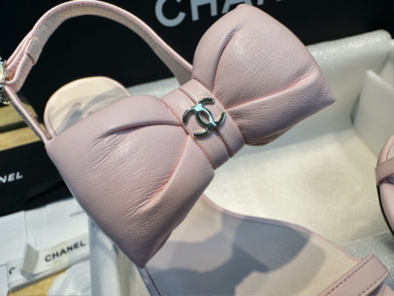 샤넬 리본 스트랩 미들힐 핑크 샌들