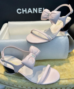 샤넬 리본 스트랩 미들힐 핑크 샌들