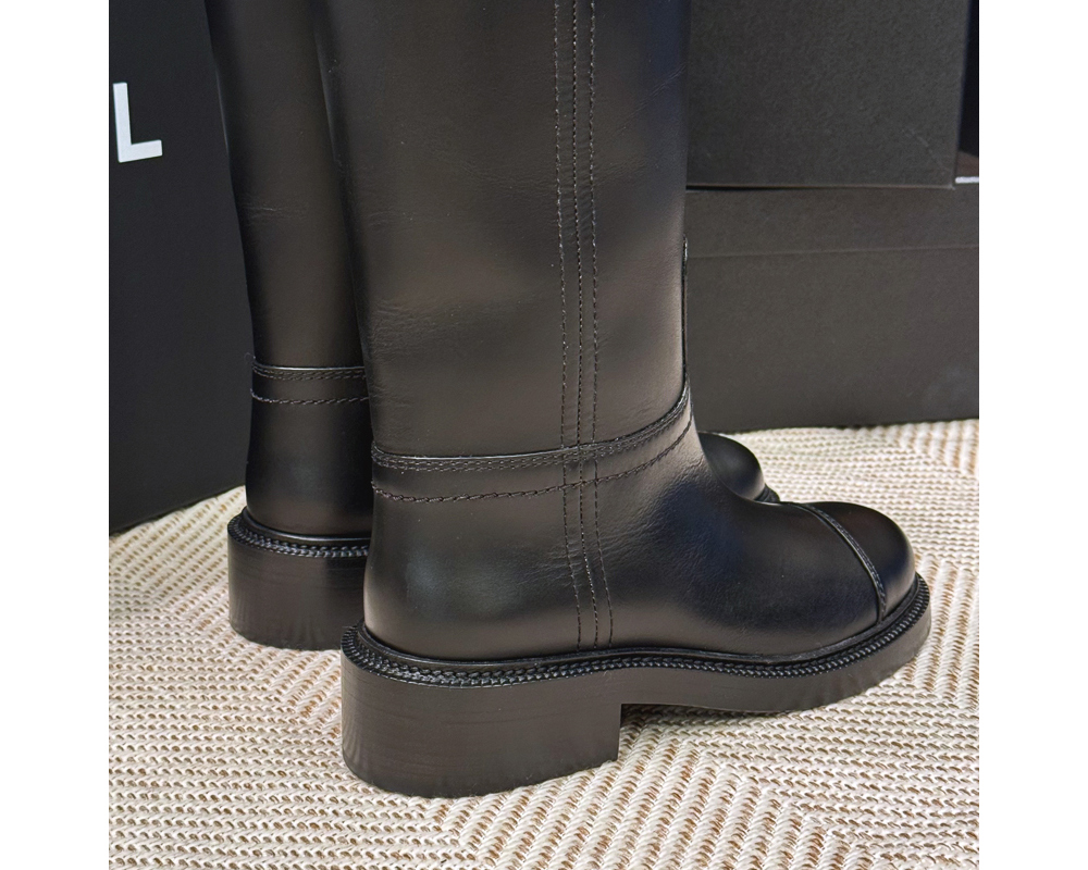 샤넬 가죽 빅 옆 CC로고 롱부츠 24SS 레더 부츠 블랙 G45433