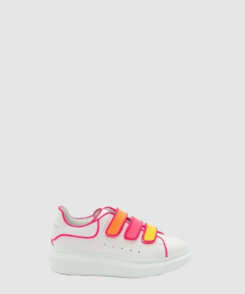 알렉산더맥퀸 스니커즈 697107