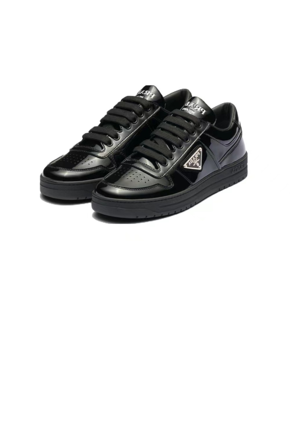 프라다 다운타운 페이턴트 레더 스니커즈 1E792M