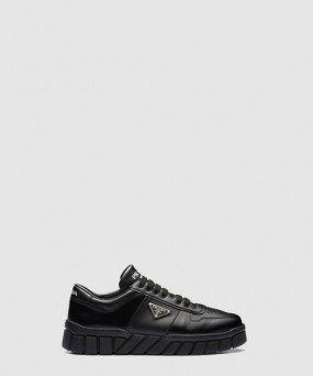 프라다 로고 장식 로우탑 스니커즈 1E136N