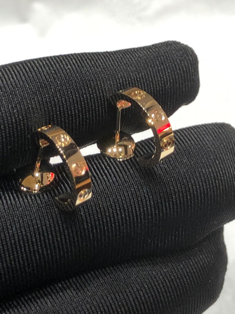 까르띠에 LOVE 후프 이어링, 스몰 모델