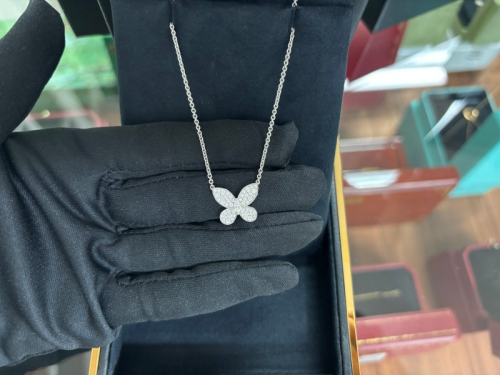 그라프 파베 버터플라이 다이아몬드 미니 펜던트 화이트 골드