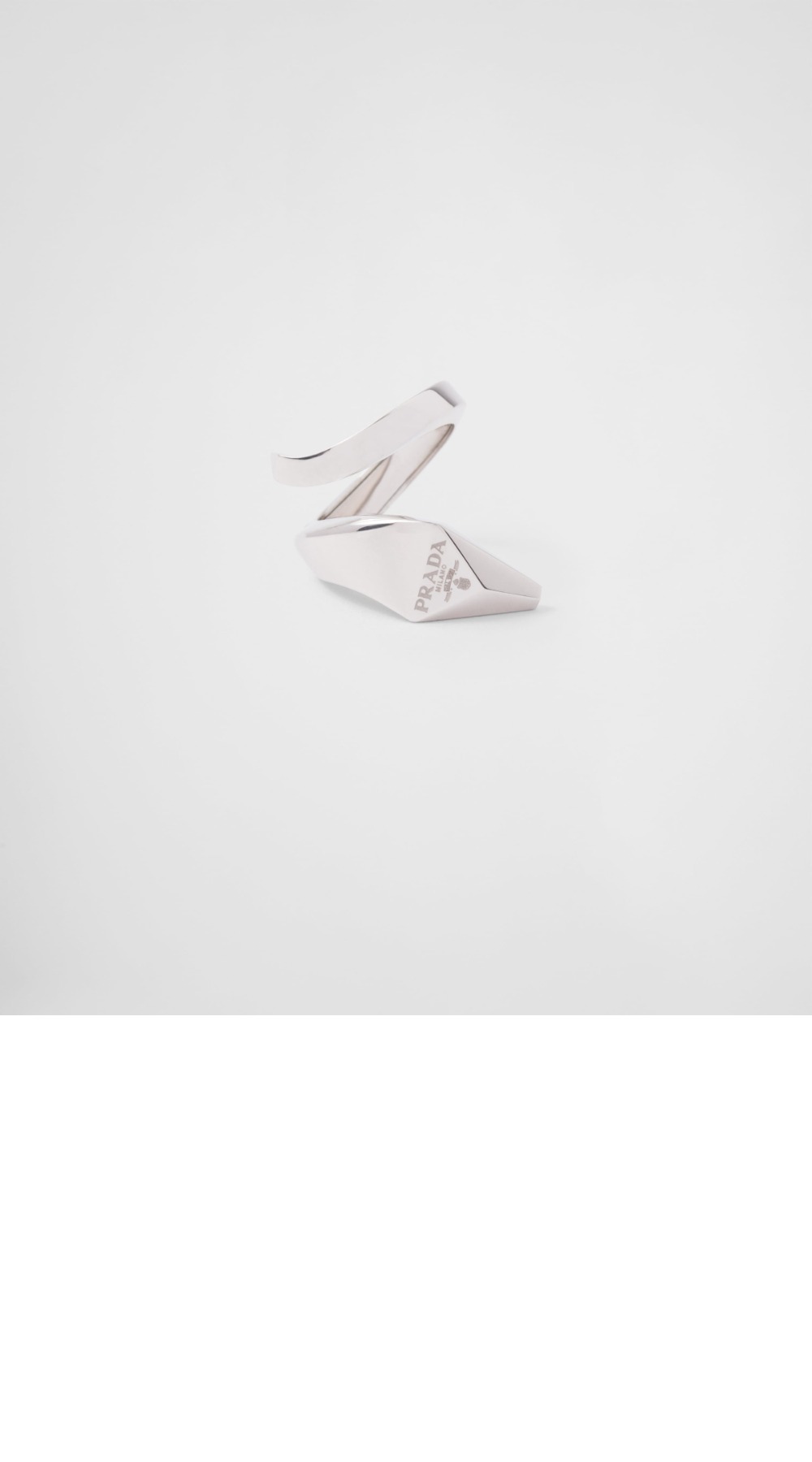 프라다 8k 화이트 골드 스네이크 반지 1JA136