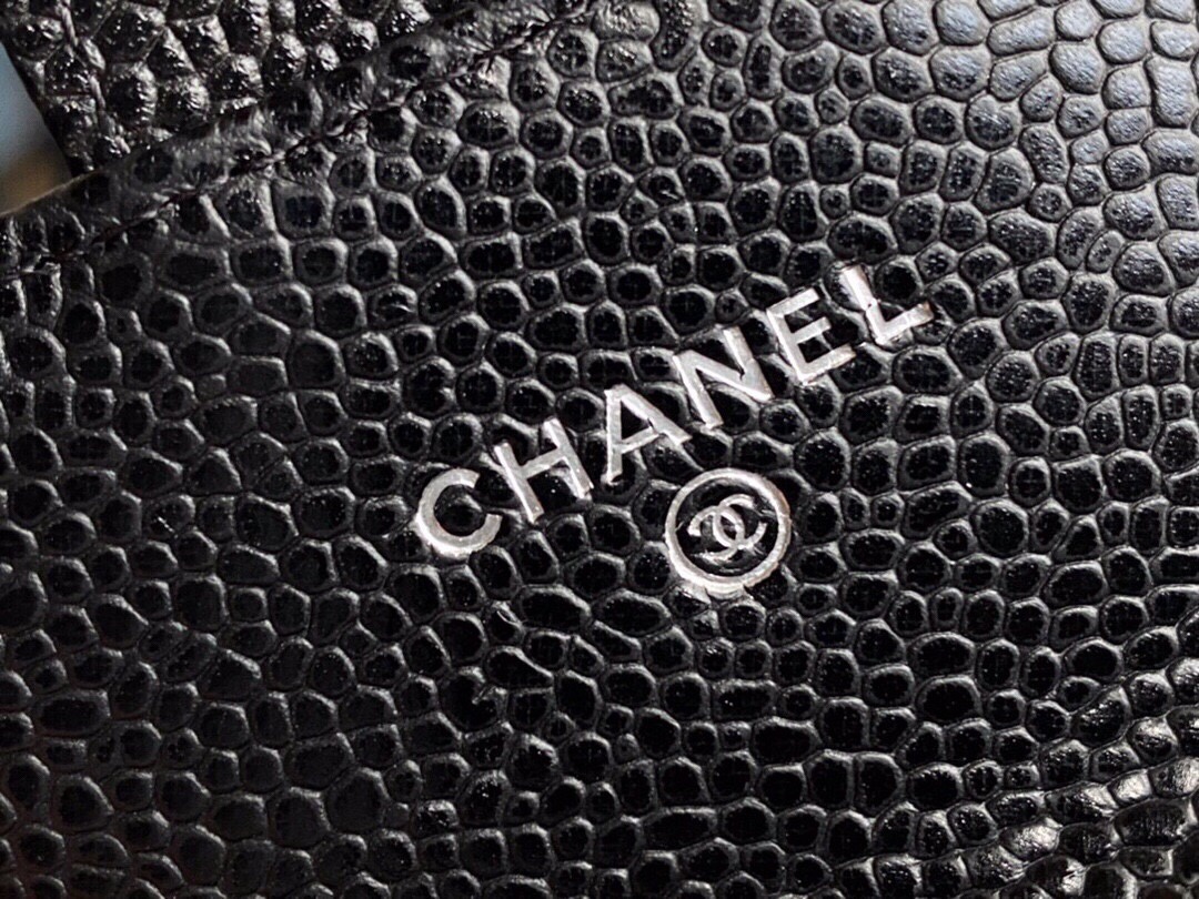 샤넬 클래식 똑딱이 카드지갑 캐비어 은장 02 AP0214