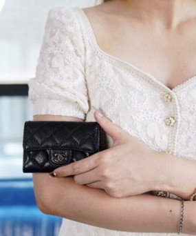 샤넬 클래식 똑딱이 카드지갑 캐비어 은장 02 AP0214