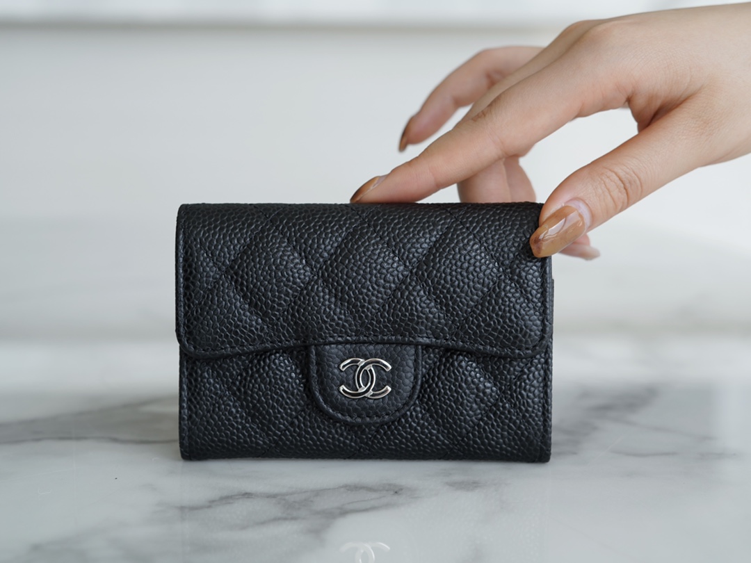 샤넬 클래식 똑딱이 카드슬립 카드지갑 캐비어 은장 AP0214