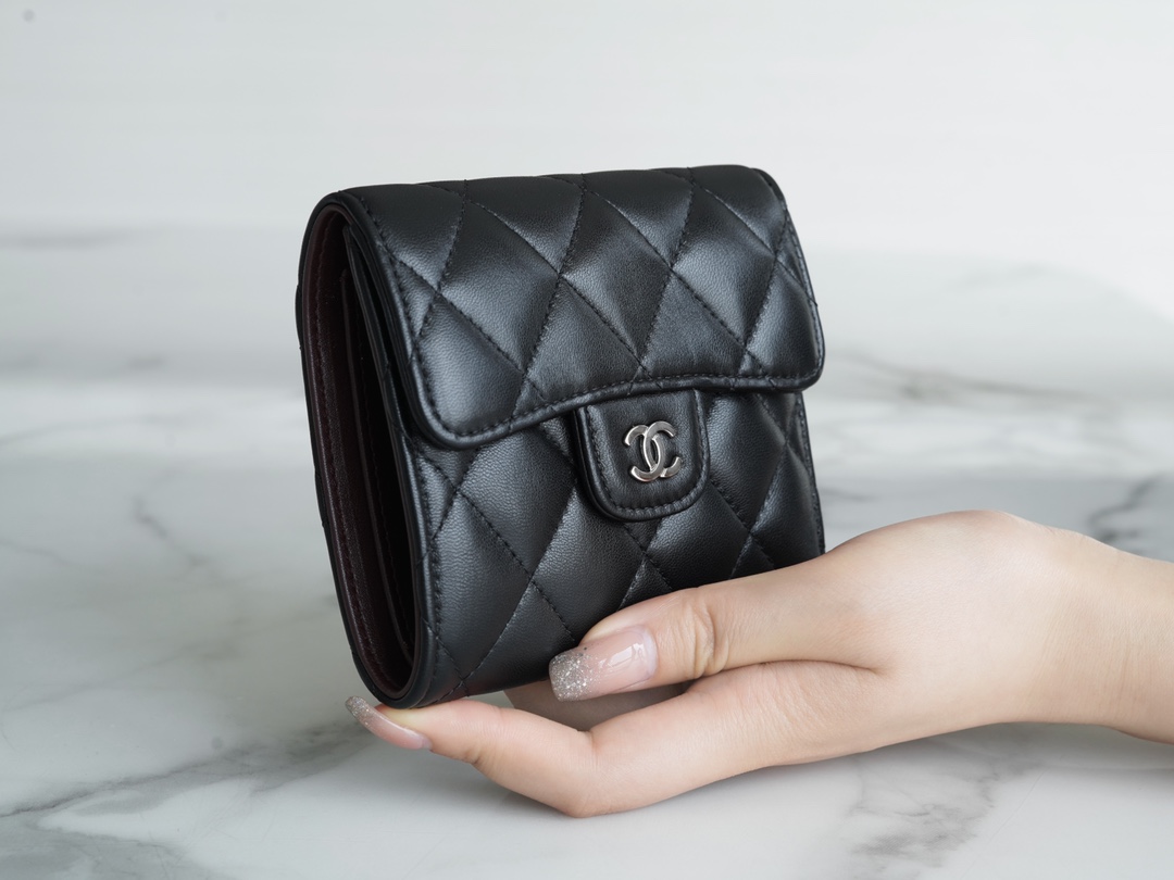 샤넬 클래식 체인 카드지갑 램스킨 은장 AP0238