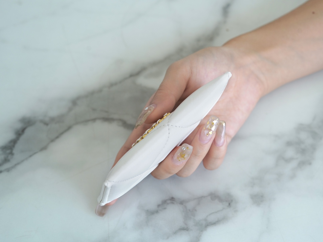 샤넬 카드 지갑 램스킨 금장 화이트 AP1167