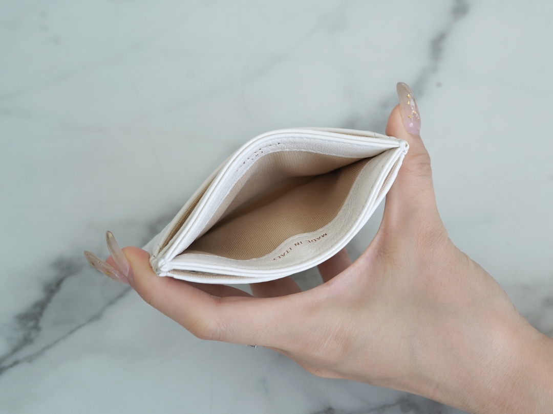 샤넬 카드 지갑 램스킨 금장 화이트 AP1167