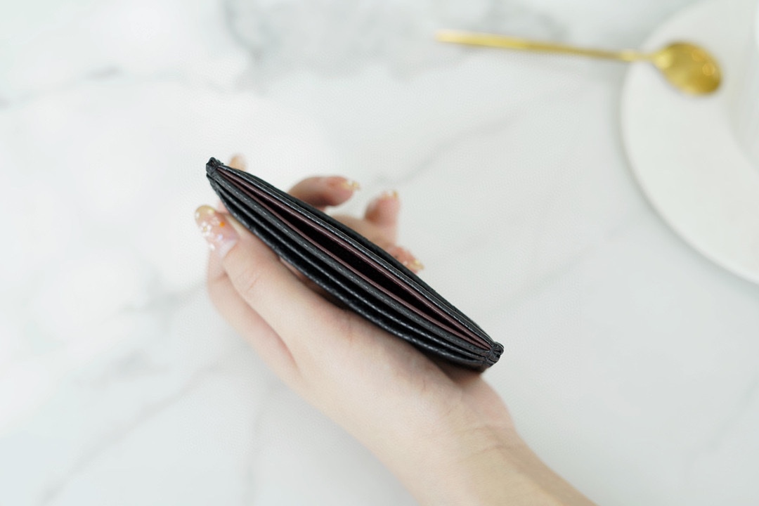 샤넬 클래식 카드지갑 캐비어 은장 블랙 AP0213