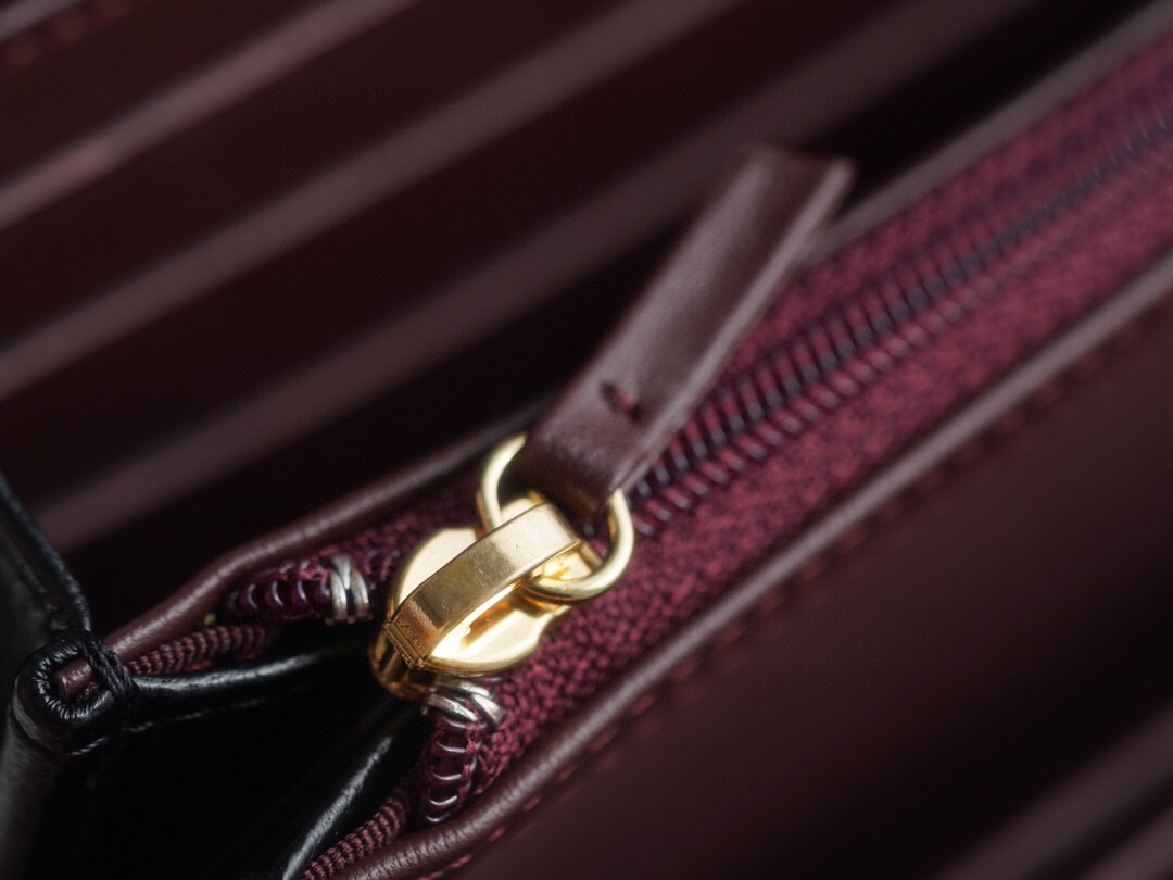 샤넬 장지갑 램스킨 금장 A80758