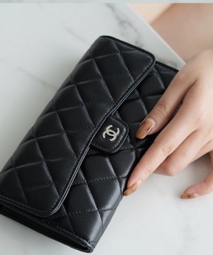 샤넬 장지갑 램스킨 은장 A80758