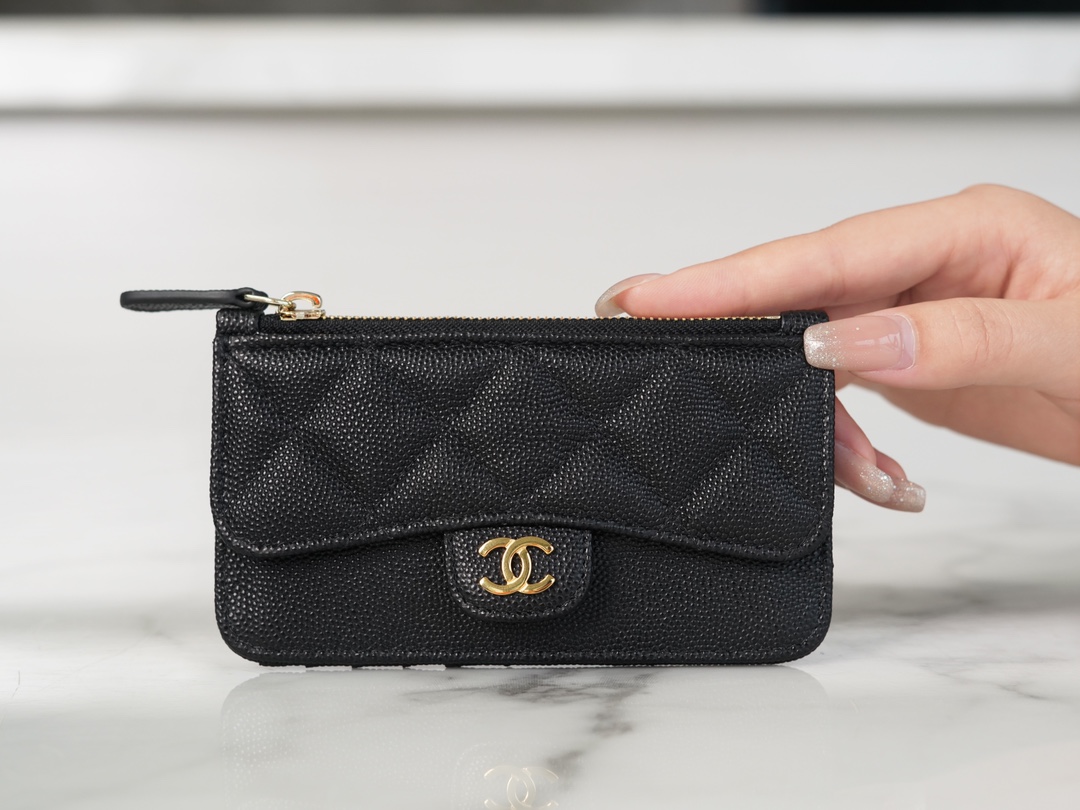 샤넬 클래식 플랫 지퍼 카드지갑 캐비어 금장 AP2570